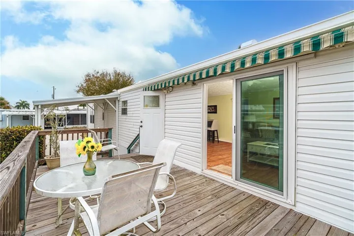 Deck featuring outdoor dining area