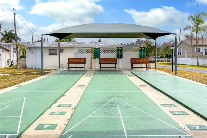 Surrounding community featuring shuffleboard