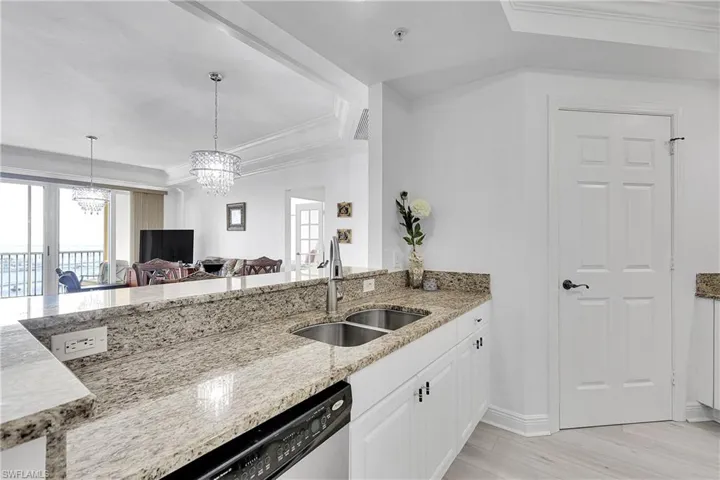 2745  1st  ST, Fort Myers, FL 33916