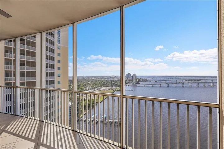 2745  1st  ST, Fort Myers, FL 33916