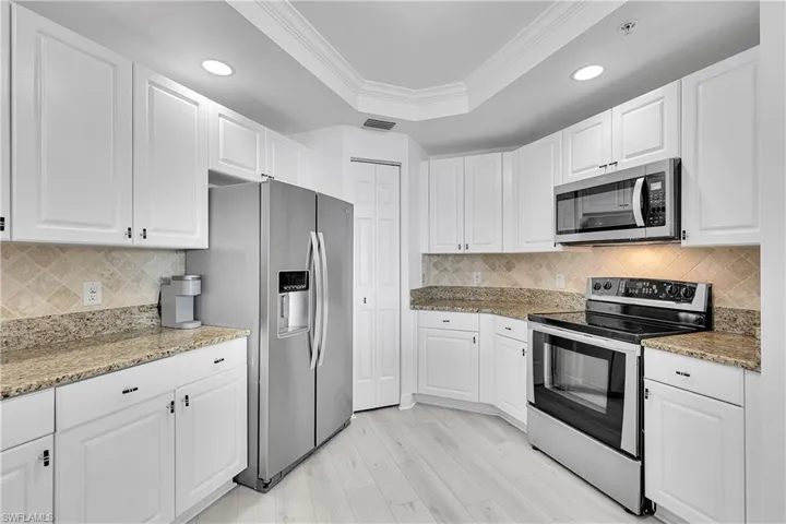 2745  1st  ST, Fort Myers, FL 33916