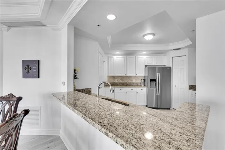 2745  1st  ST, Fort Myers, FL 33916
