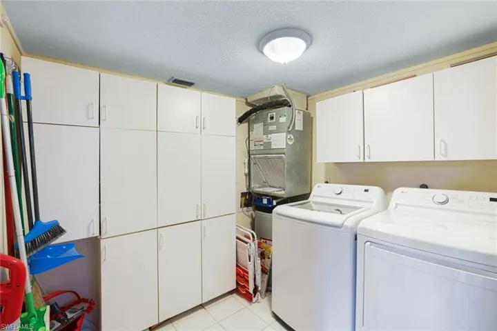 345  Gabriel  CIR, Naples, FL 34104
