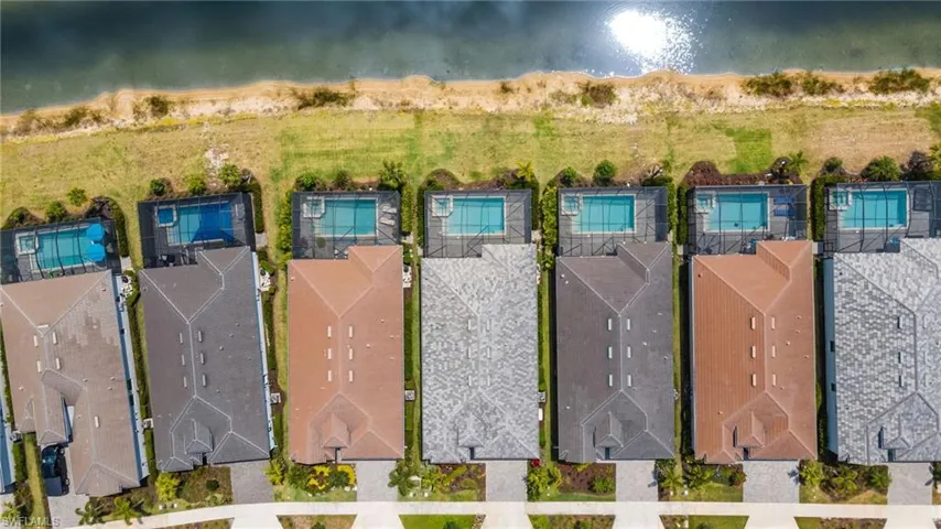 Drone / aerial view featuring a residential view