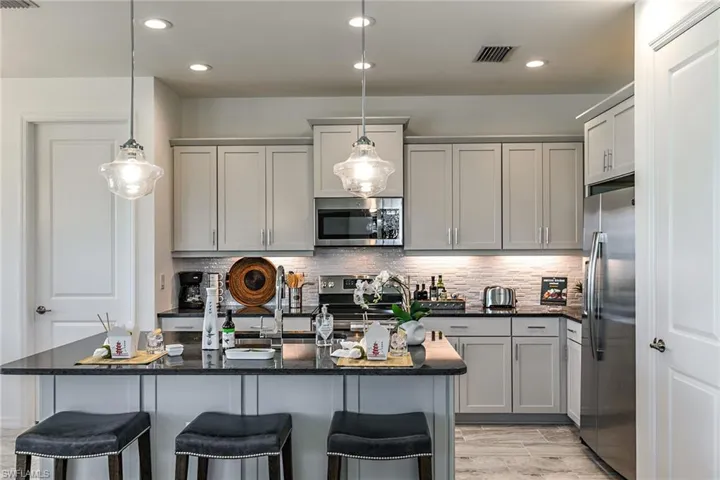 2652  Seychelles  DR, Naples, FL 34112