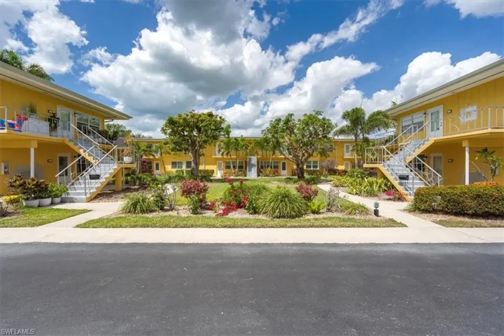 209 8th Ave S 209b, Naples, Florida 34102