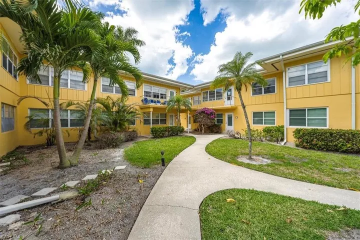 209 8th Ave S 209b, Naples, Florida 34102