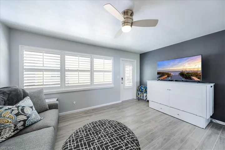 209 8th Ave S 209b, Naples, Florida 34102