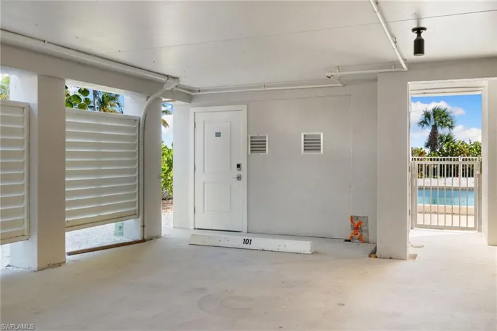 Exterior storage unit