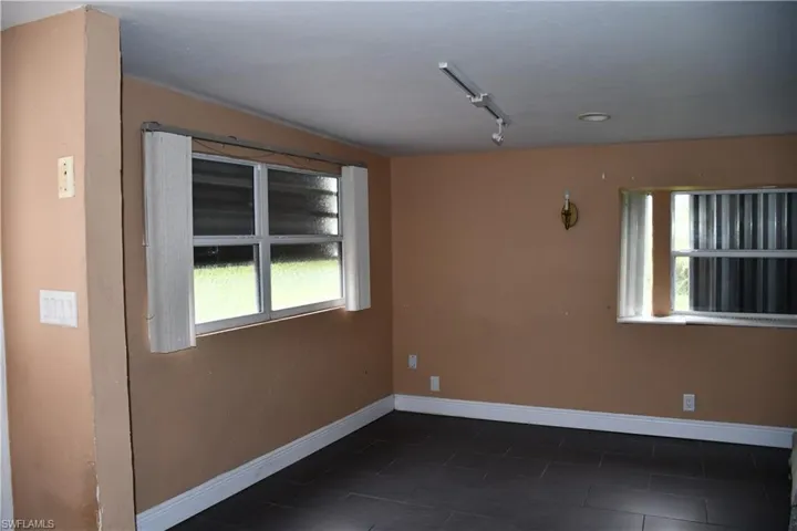 1591 Sunkist Way, Fort Myers, Florida 33905