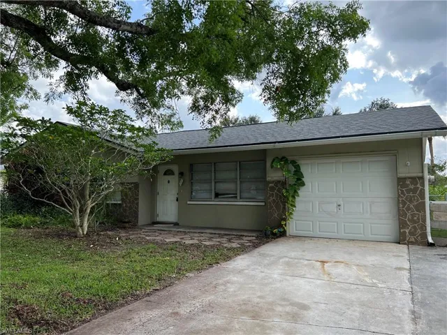1591 Sunkist Way, Fort Myers, Florida 33905