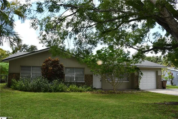 1591 Sunkist Way, Fort Myers, Florida 33905