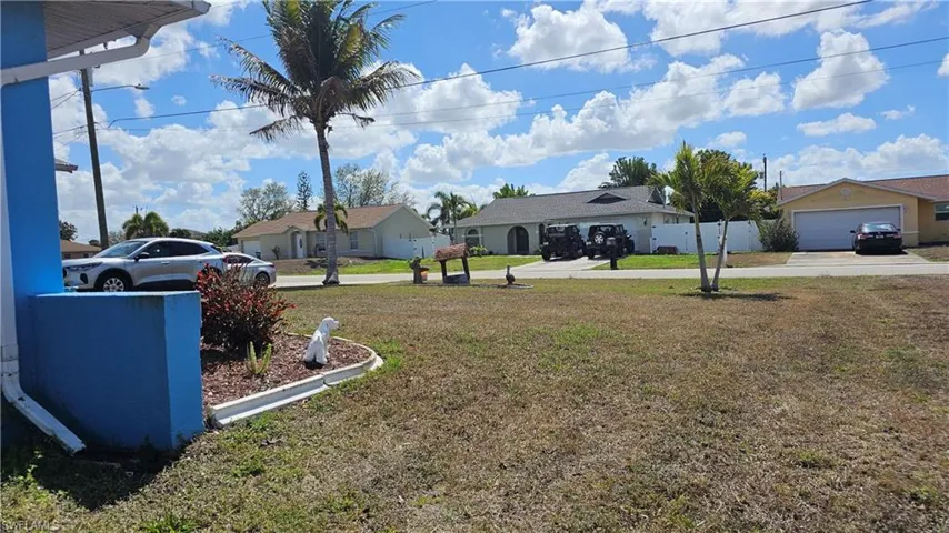 View of yard featuring a residential view