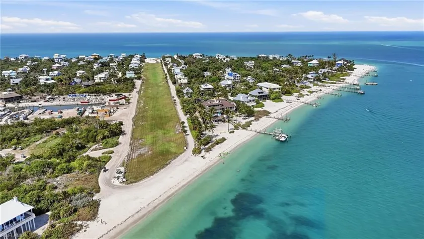 Bordering Salty Approach Airstrip, this rare property is ideal for grass-field capable STOL aircraft and helicopters, with space suited for light planes commonly used on turf runways such as Cubs, Super Cubs, Huskys, Maules, Kitfox aircraft, and similar utility aircraft. Also featured are two private boat docks with 20,000 lb and 5,000 lb lifts for the ultimate fly-in, boat-in lifestyle.