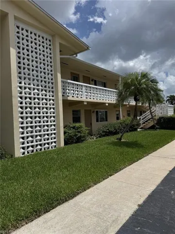 13151 Kings Point Dr 7a, Fort Myers, Florida 33919