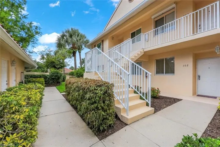 432  Valerie  WAY, Naples, FL 34104