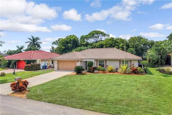 Welcome home to 27113 Edenbridge Court!
