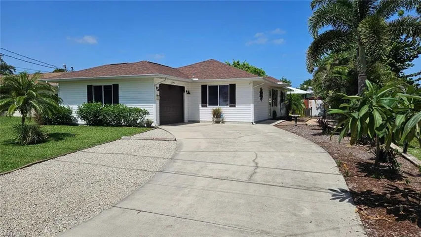 27142 Jackson Ave, Bonita Springs, Florida 34135
