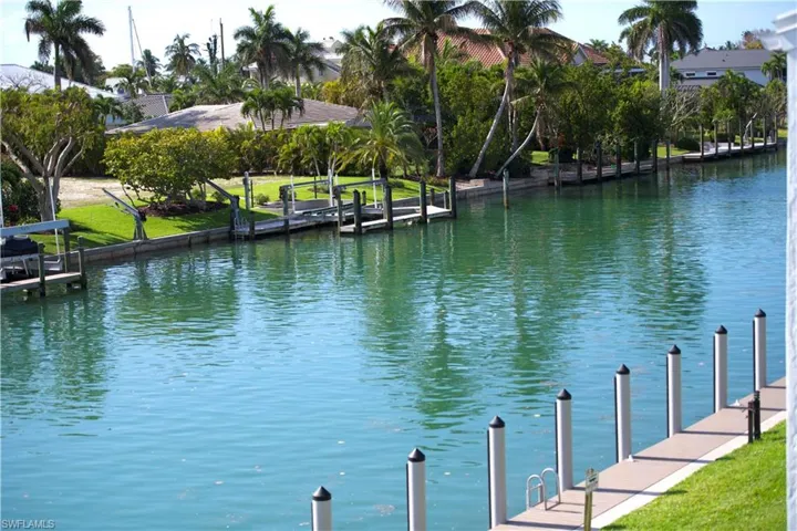 1250 Tennisplace Ct B32, Sanibel, Florida 33957