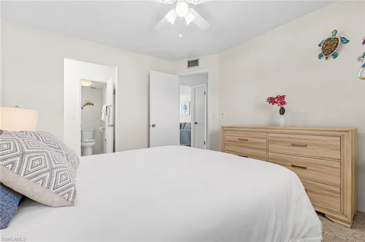 1250 Tennisplace Ct B32, Sanibel, Florida 33957