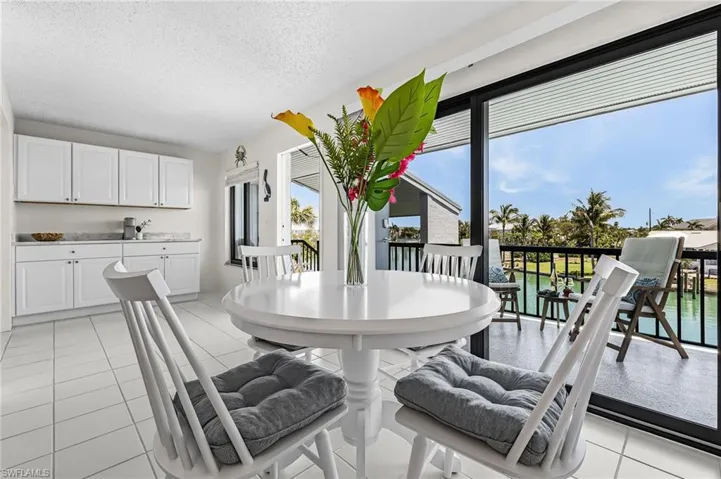 1250 Tennisplace Ct B32, Sanibel, Florida 33957