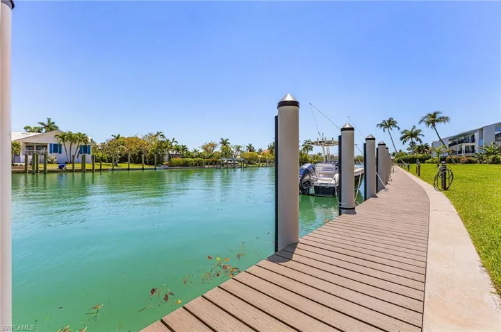 1250 Tennisplace Ct B32, Sanibel, Florida 33957