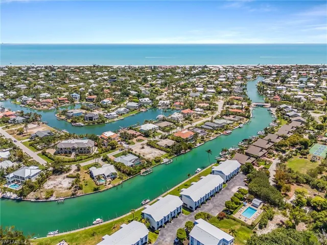 1250 Tennisplace Ct B32, Sanibel, Florida 33957
