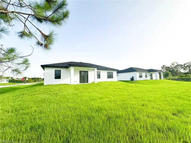 2900  23rd W ST, Lehigh Acres, FL 33971