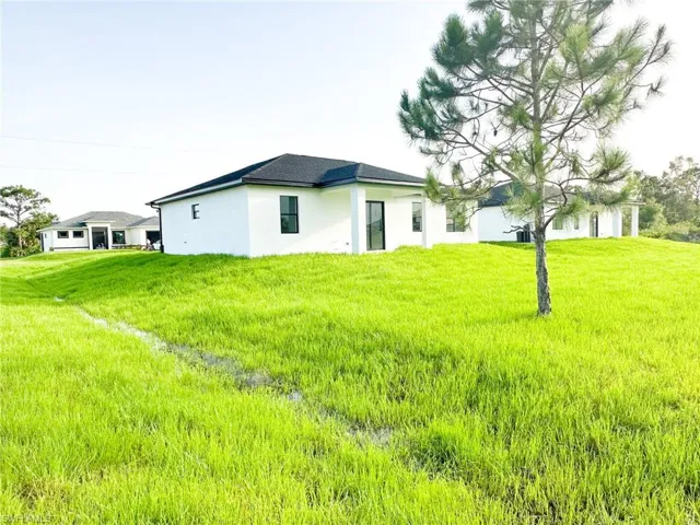 2900  23rd W ST, Lehigh Acres, FL 33971