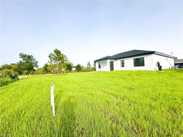 2900  23rd W ST, Lehigh Acres, FL 33971