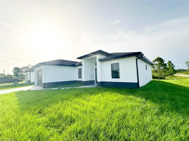 2900  23rd W ST, Lehigh Acres, FL 33971