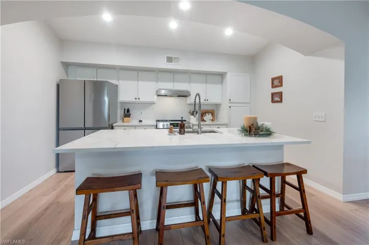 Quartz Countertops and Stainless Appliances