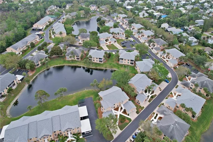 654 Wiggins Lake Dr # 202, Naples Fl 34110