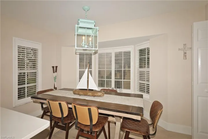654 Wiggins Lake Dr # 202, Naples Fl 34110