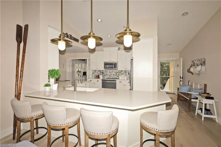 654 Wiggins Lake Dr # 202, Naples Fl 34110