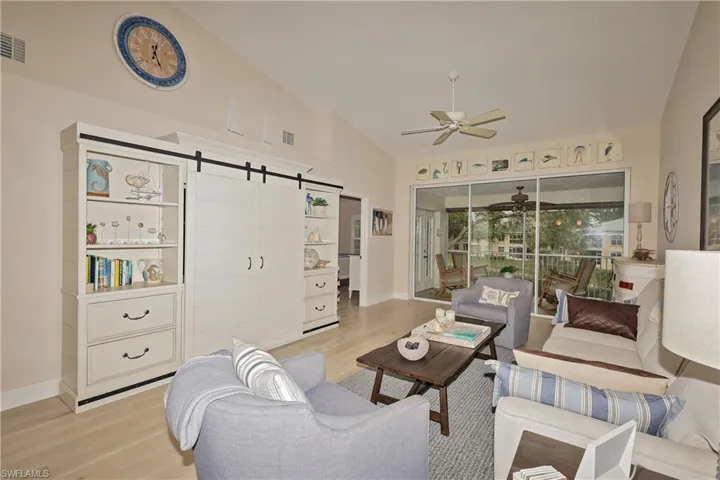654 Wiggins Lake Dr # 202, Naples Fl 34110