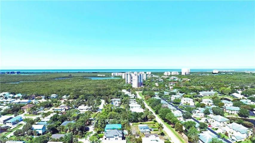 654 Wiggins Lake Dr # 202, Naples Fl 34110