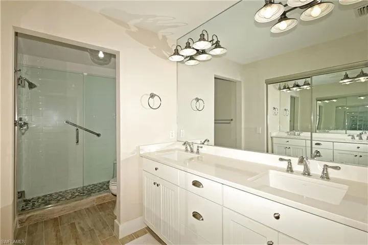 654 Wiggins Lake Dr # 202, Naples Fl 34110