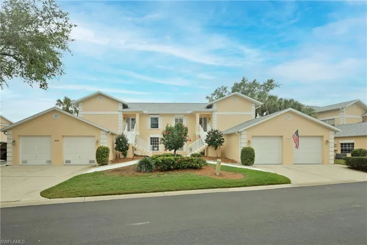 654 Wiggins Lake Dr # 202, Naples Fl 34110