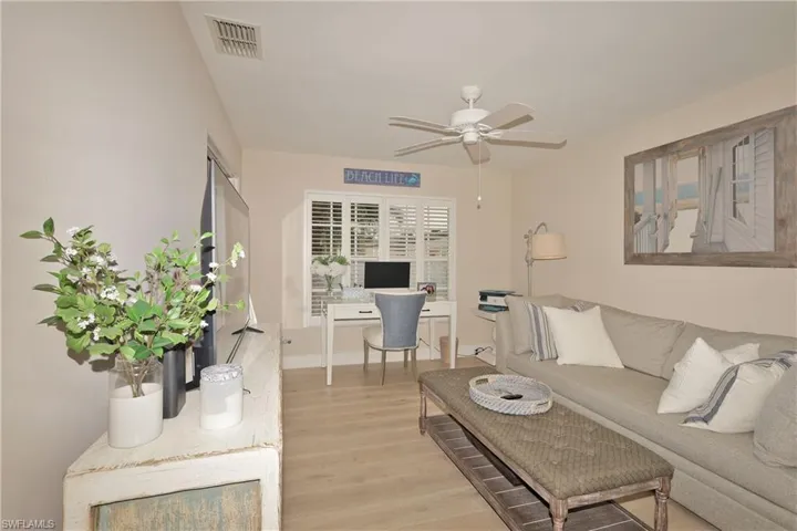654 Wiggins Lake Dr # 202, Naples Fl 34110