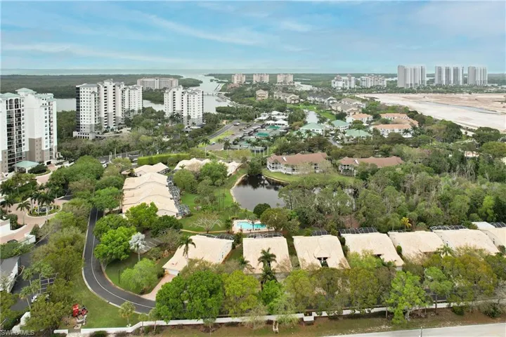 654 Wiggins Lake Dr # 202, Naples Fl 34110