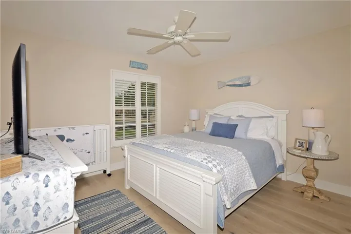 654 Wiggins Lake Dr # 202, Naples Fl 34110