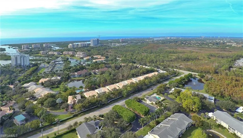 654 Wiggins Lake Dr # 202, Naples Fl 34110