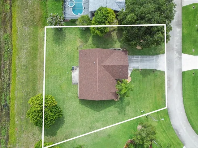 538 Whispering Wind Bend, Lehigh Acres, Florida 33974