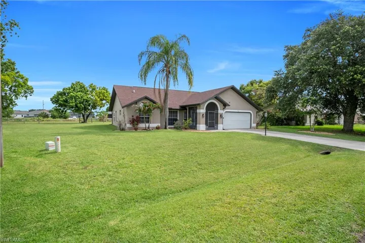 538 Whispering Wind Bend, Lehigh Acres, Florida 33974