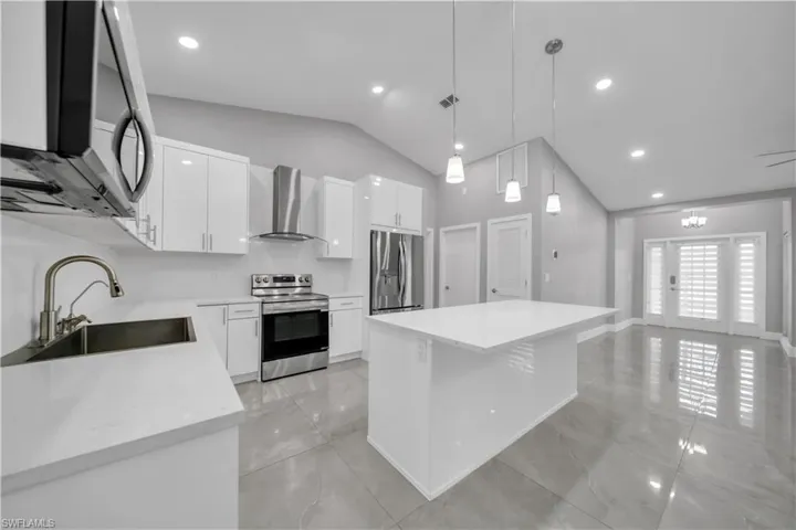 538 Whispering Wind Bend, Lehigh Acres, Florida 33974