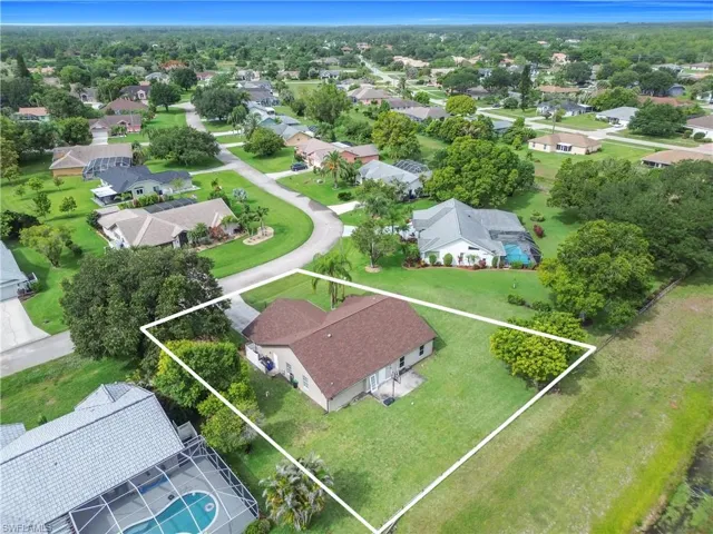 538 Whispering Wind Bend, Lehigh Acres, Florida 33974