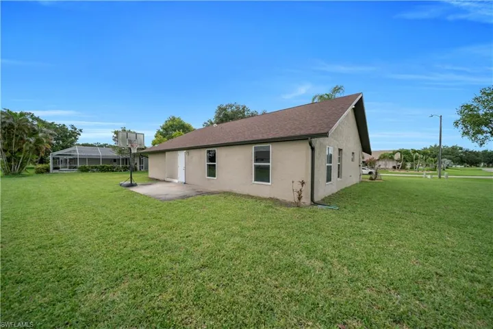 538 Whispering Wind Bend, Lehigh Acres, Florida 33974