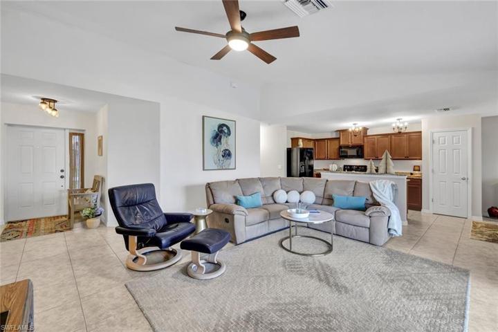 There's plenty of room for entertaining family and friends!