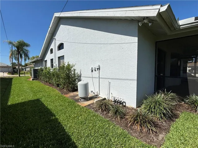 9241  Cypress N DR, Fort Myers, FL 33967